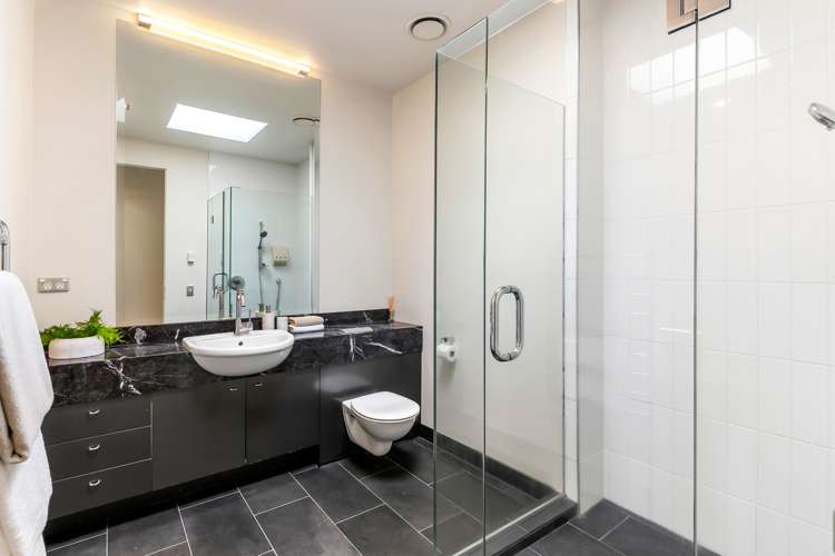 5/258 Hurstmere Road Takapuna_16