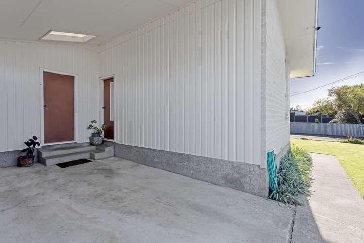 9 Russell Street Otane_14