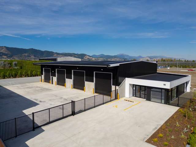 High Spec Industrial + Secure Yard