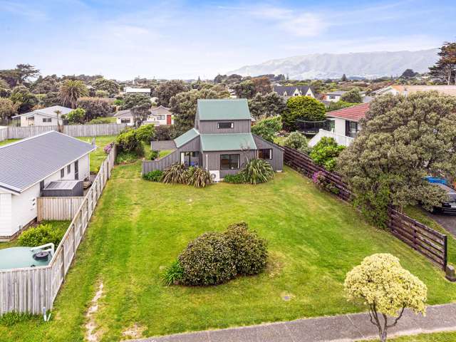 9 Eruini Street Waikanae Beach_2