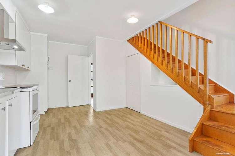 5 Harwood Crescent Otara_16