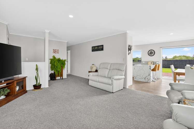 23 Raabia Close, Parakai Helensville_7