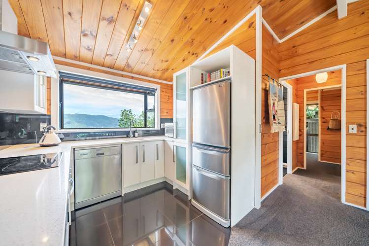 28 Matuhi Street Tirohanga_12