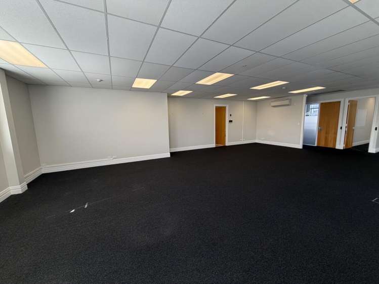 Part Level 2, 20 Alma Street Hamilton City Central_1