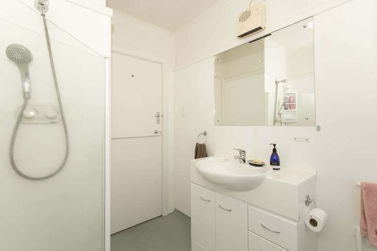 67 Racecourse Road Allenton_15