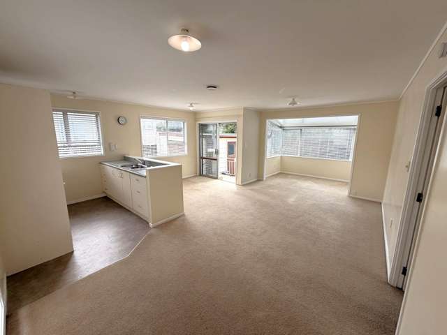 Quiet & Convenient: 3-Bedroom Home Near Sylvia...