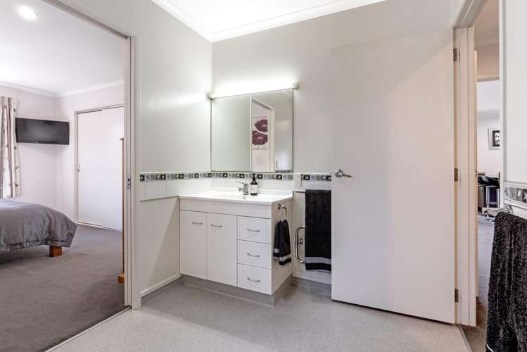 18 Leon Street Riverdale_10