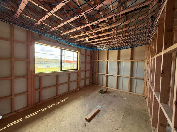 Unit 4, 91 Otuwairoa Esplanade Papakura_16