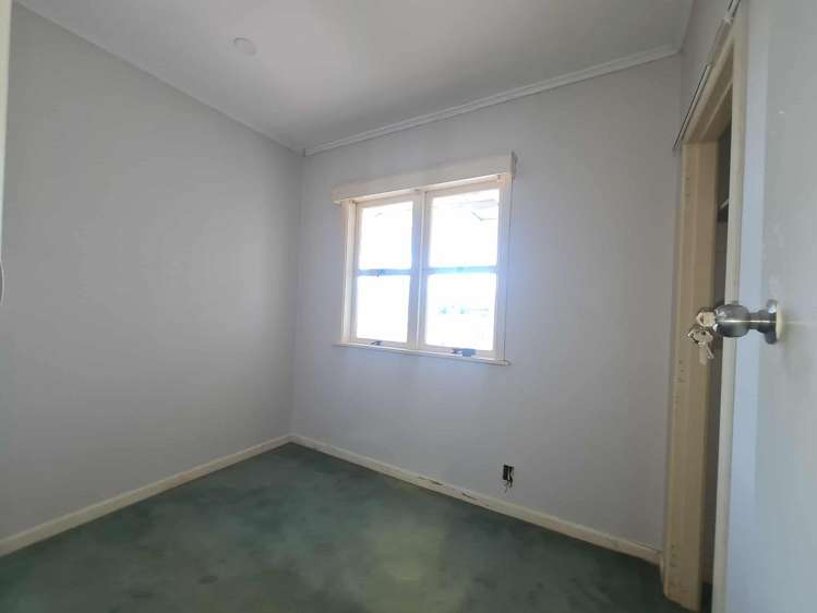 17 Olsen Avenue Hillsborough_12