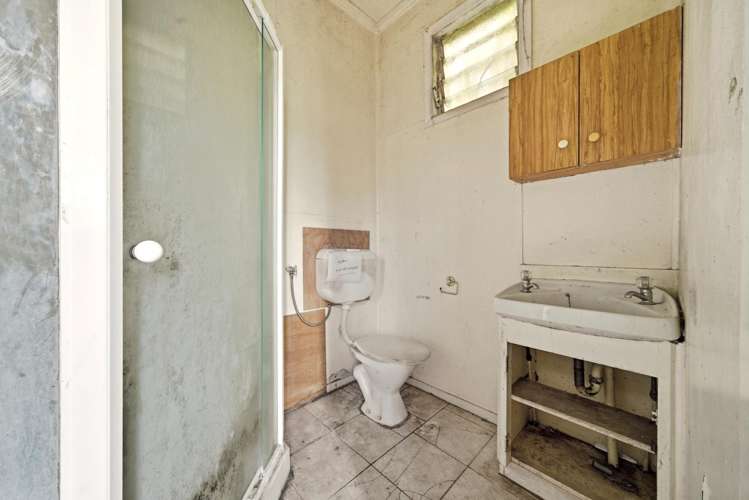 2 Forbes Road Favona_16