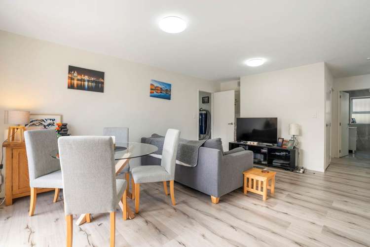 23a Derwent Crescent Titirangi_14