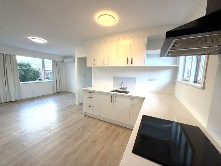 3/50 Blockhouse Bay Road_0