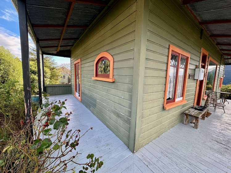 5 Park Lane Owaka_18