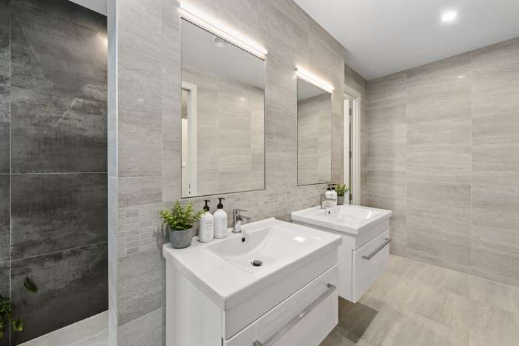 30 Broadwater Close Pyes Pa_21