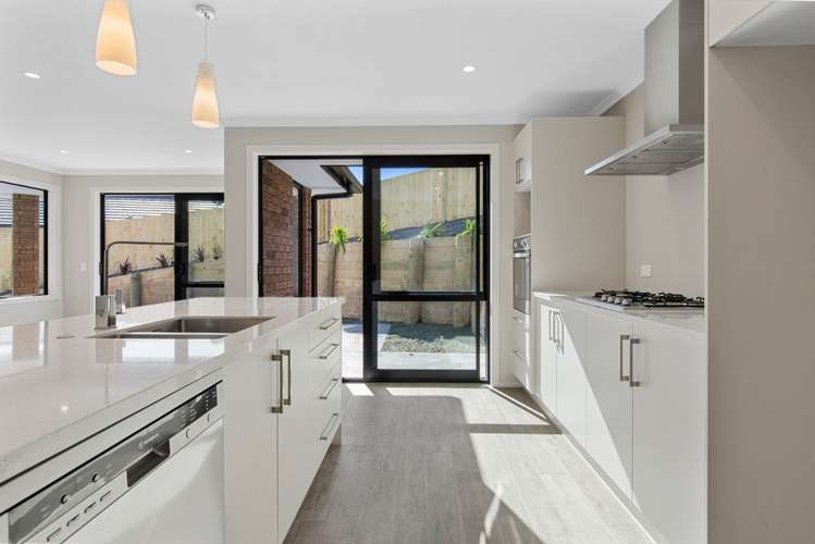 286 Ballintoy Park Drive Welcome Bay_10