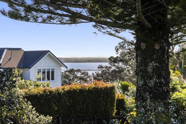 2/245 Jervois Road Herne Bay_1