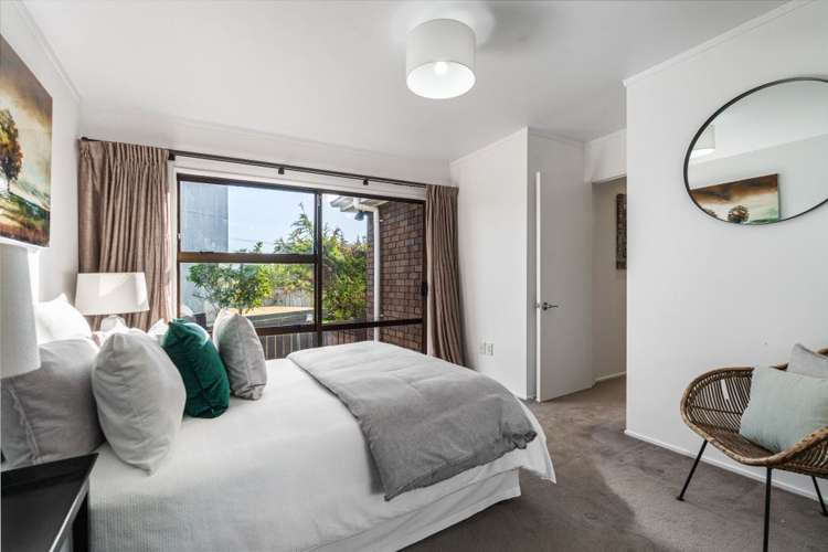 2/114 Ocean View Road Northcote_15