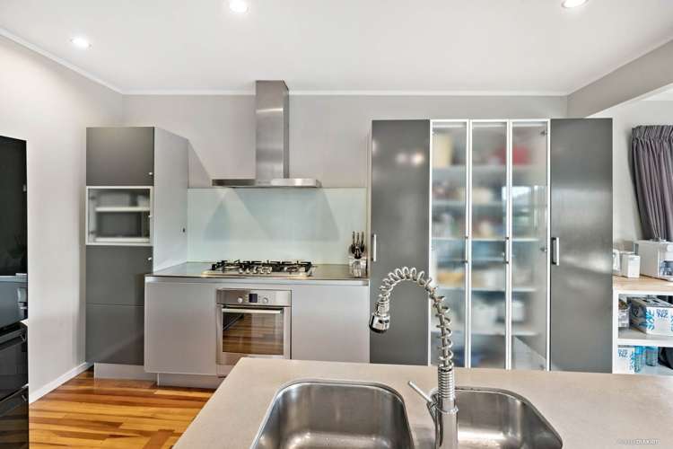 31 Bradbury Road Botany Downs_7