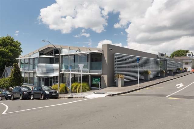 Polished Parnell Office