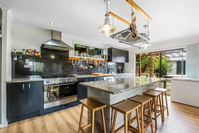 1/1 Sharon Road Browns Bay_2