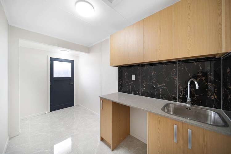 15 Mayflower Close Mangere East_12