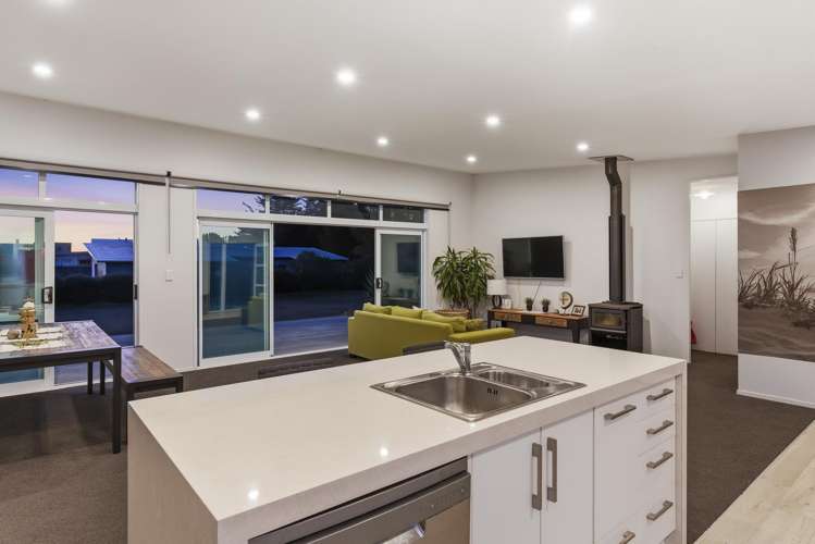 246 Park Avenue Waitarere Beach_8