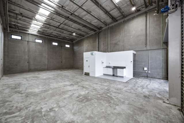 147SQM Modern Industrial Warehouse For Lease