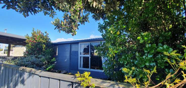 1 Hardie Grove Featherston_17