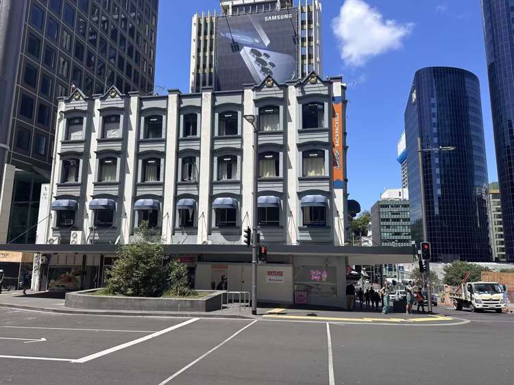 Shop 3/98 Albert Street_0