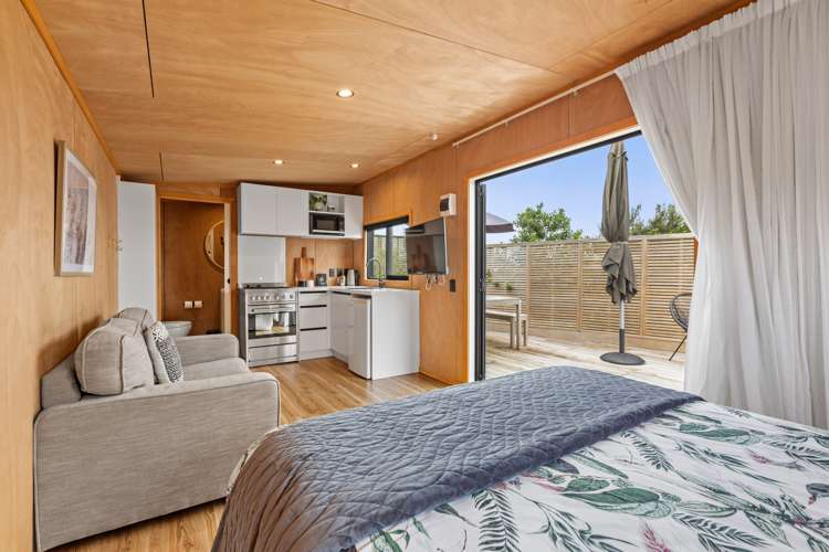 20D Manukau Road Raglan_32