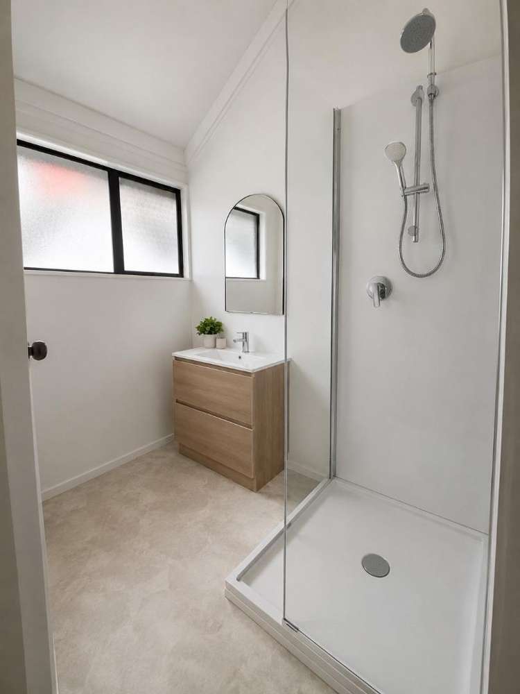 A/9 Logan Place 11601_5