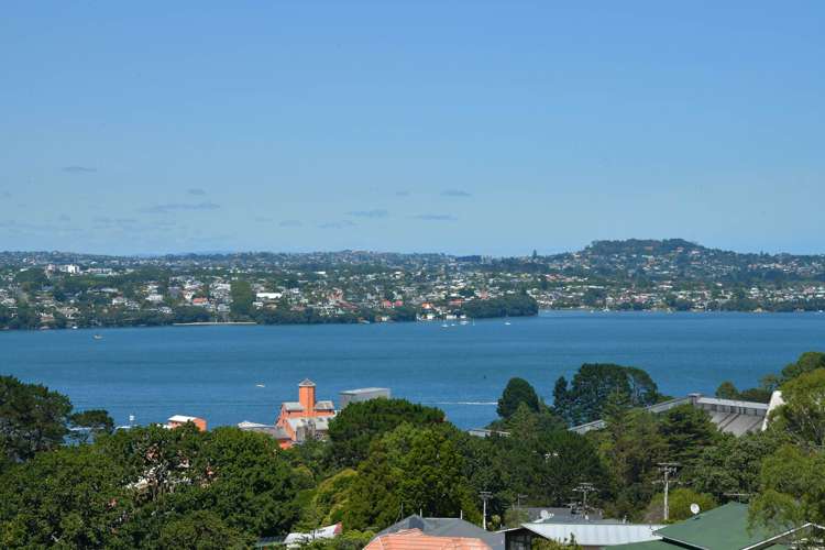 2/4 Huka Road Birkenhead_25