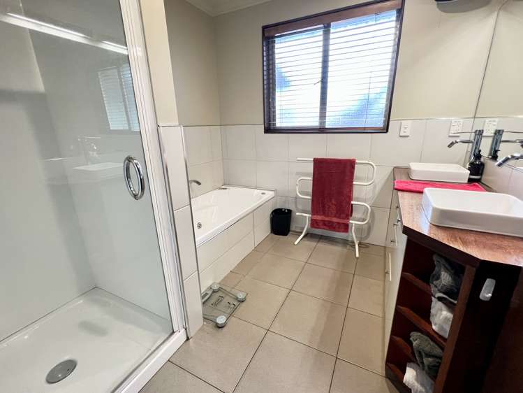 203 Curran Road Otatara_14