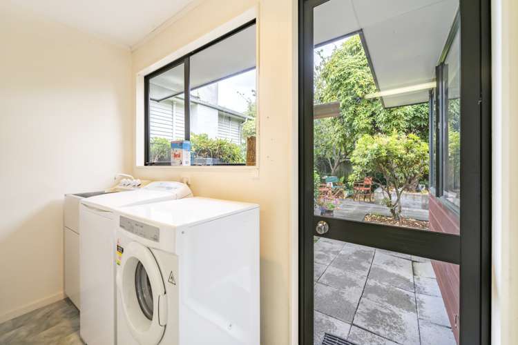 2/5 Avalon Crescent Avalon_13