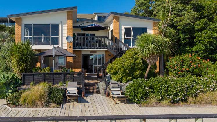 16A Crispe Road Clarks Beach_26