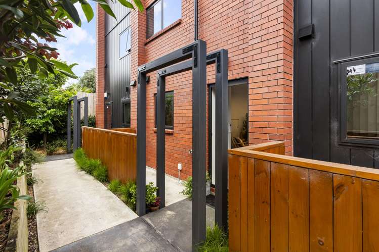 10/10 Yeovil Road Te Atatu Peninsula_21