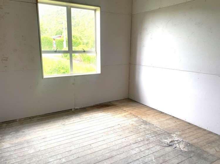 9 Newcastle Street Cobden_7