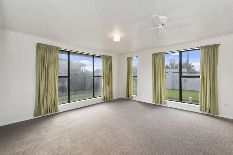 16 Momorangi Crescent Redwood_2