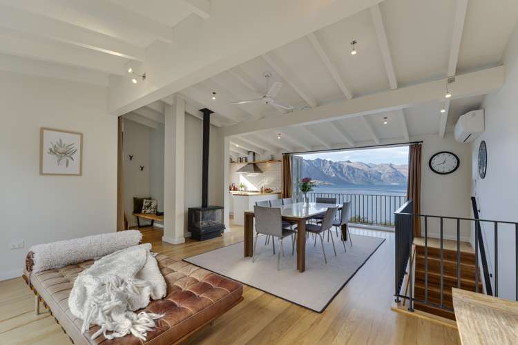 6 Matau Place Fernhill/Sunshine Bay_9