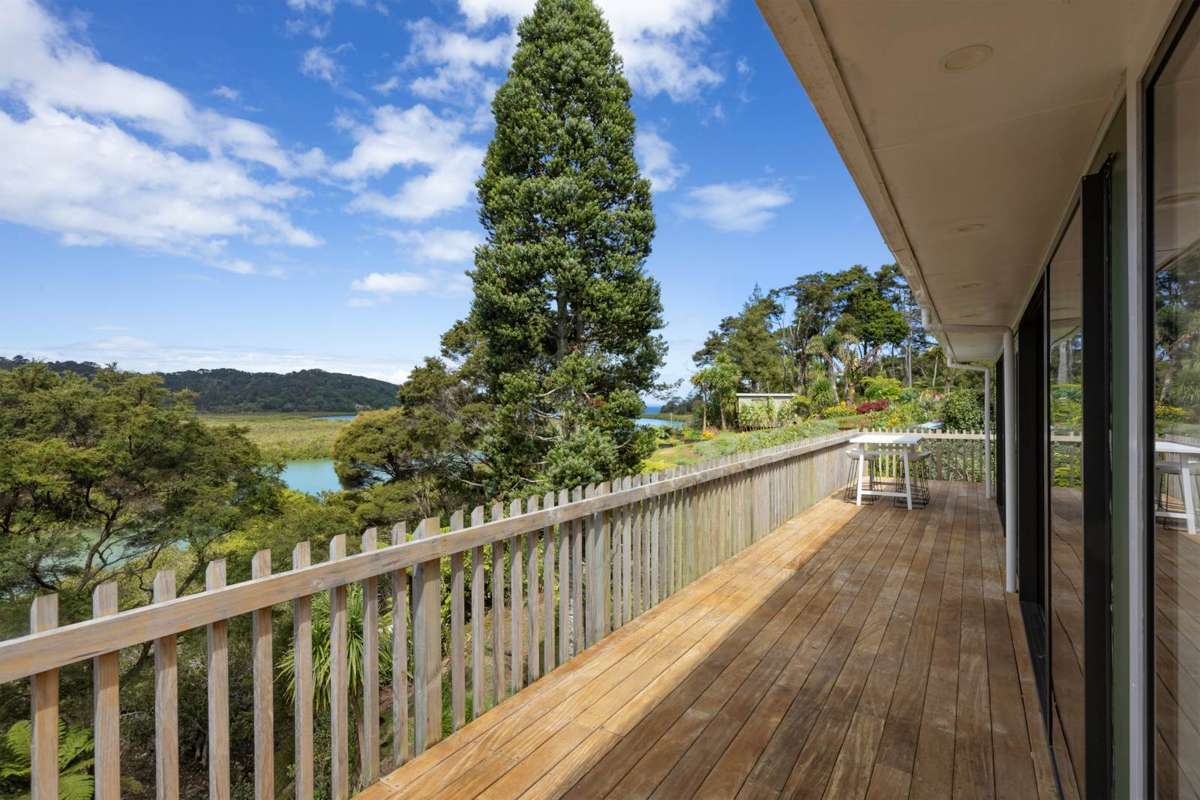 642 Huia Road_4