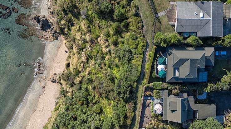 A three-bedroom modern-looking bach on Tiri Road, in Oneroa, Waiheke Island, sold for $4.3m - <imgm above CV. Photo / Supplied