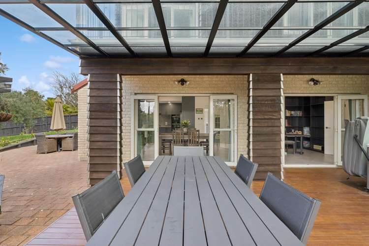 16 Almond Grove Greenhithe_24