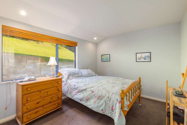 5 Hyland Brae Governors Bay_14