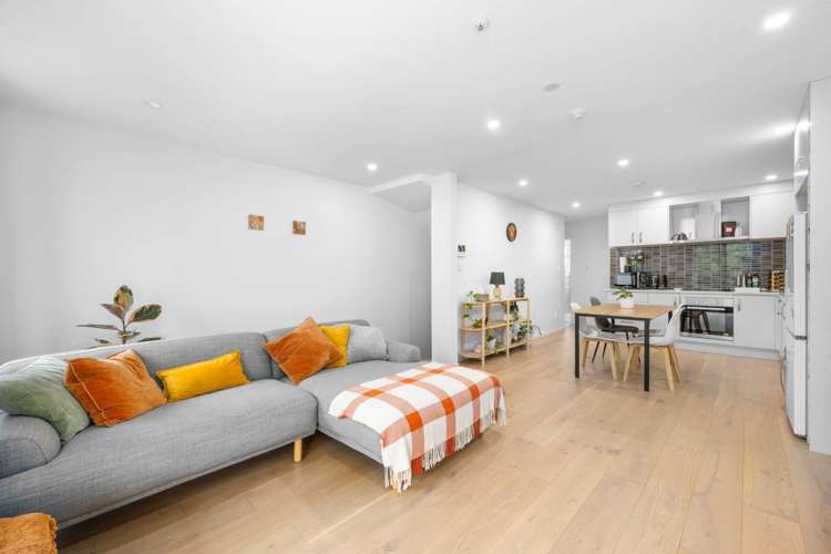 8 Peony Mews Oteha_9