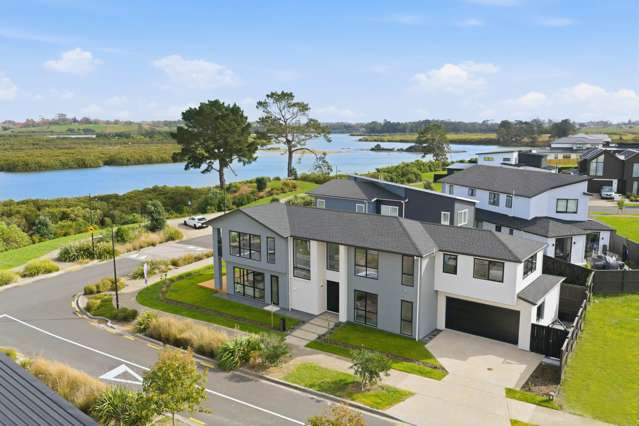 Corner Luxury & Next To Reserve With Water View
