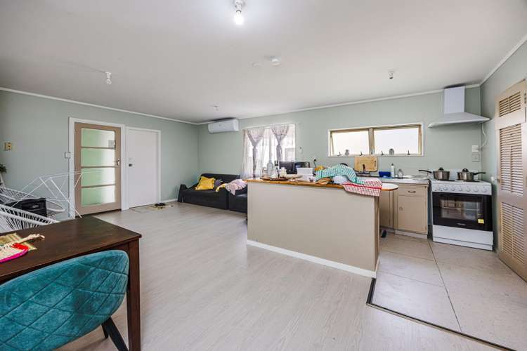 319 Massey Road Mangere East_7
