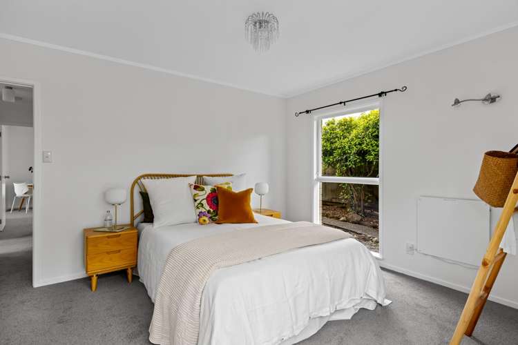 2/4 Keldale Place Forrest Hill_12