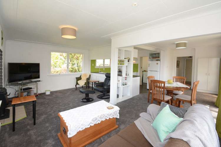 90 Easther Crescent Kew_5