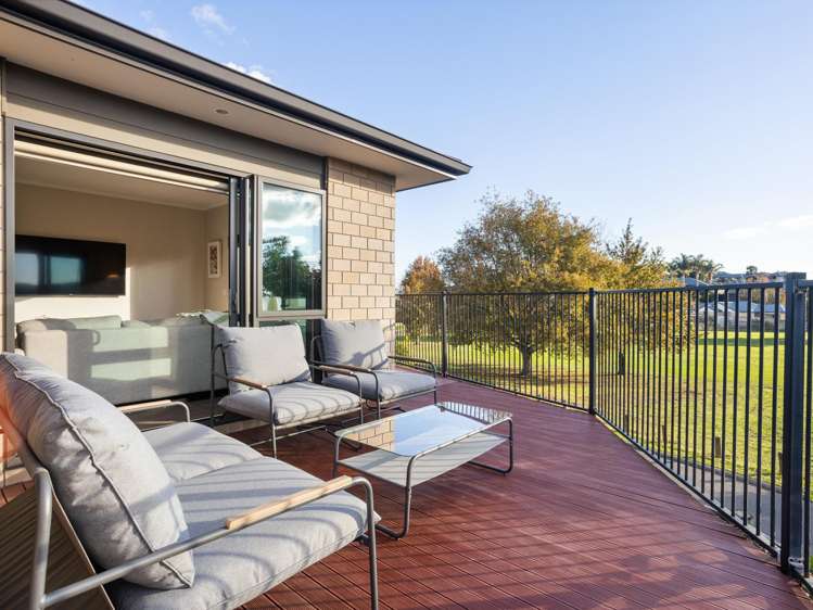 22 Pointon Glade Grandview Heights_8