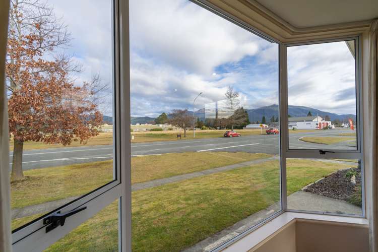 37 Luxmore Drive Te Anau_12